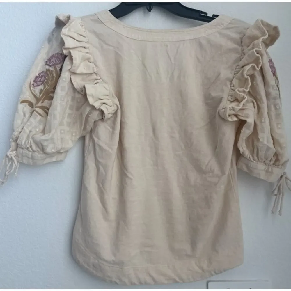 Womens Anthropologie Puff Sleeve Emboidered Cream Blouse Size Medium